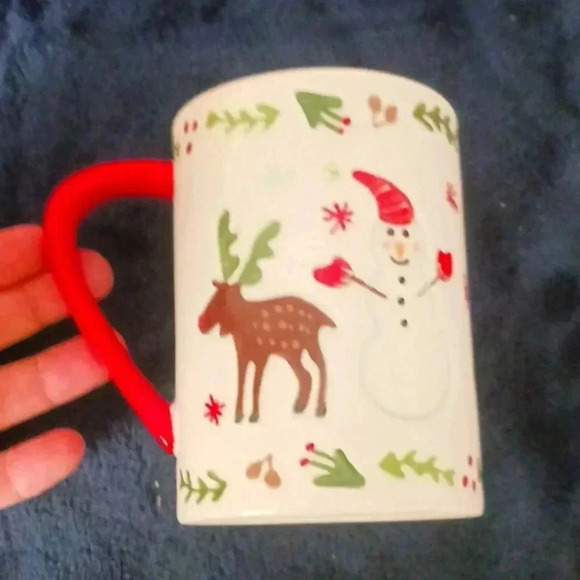 A beautiful Christmas mug..with plenty of art on it..one of a kind.. - Picture 1 of 5